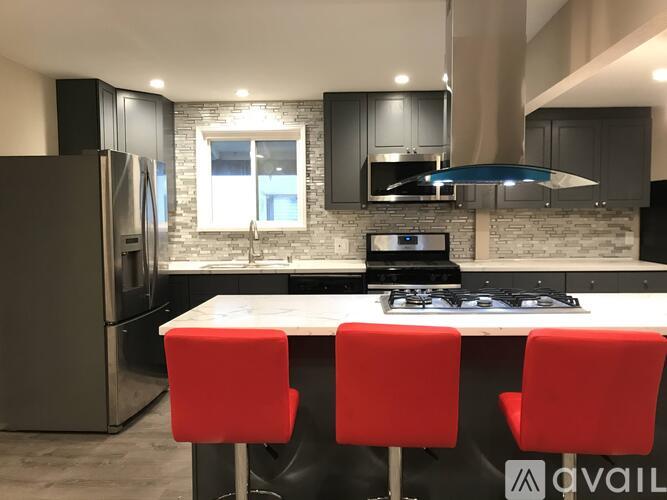 1517 Marie Ave, Unit Room A Rental photo 2